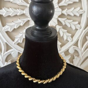Goldtone necklace